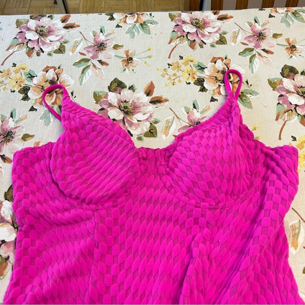 NWOT! GOOD AMERICAN Neon Pink Terry Cloth One Piece Swimsuit Size 7 (4X) - Picture 2 of 7